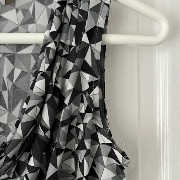 CALVIN KLEIN Sleeveless Cowl Neck  Blouse Size: Medium - Picture 4 of 8